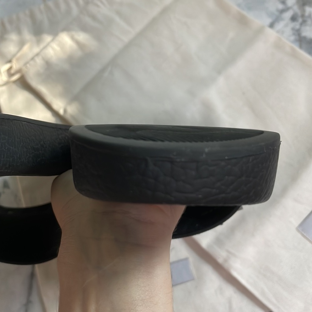 VALENTINO Rockstud Rubber Slider Sandal🖤 - Picture 13 of 15